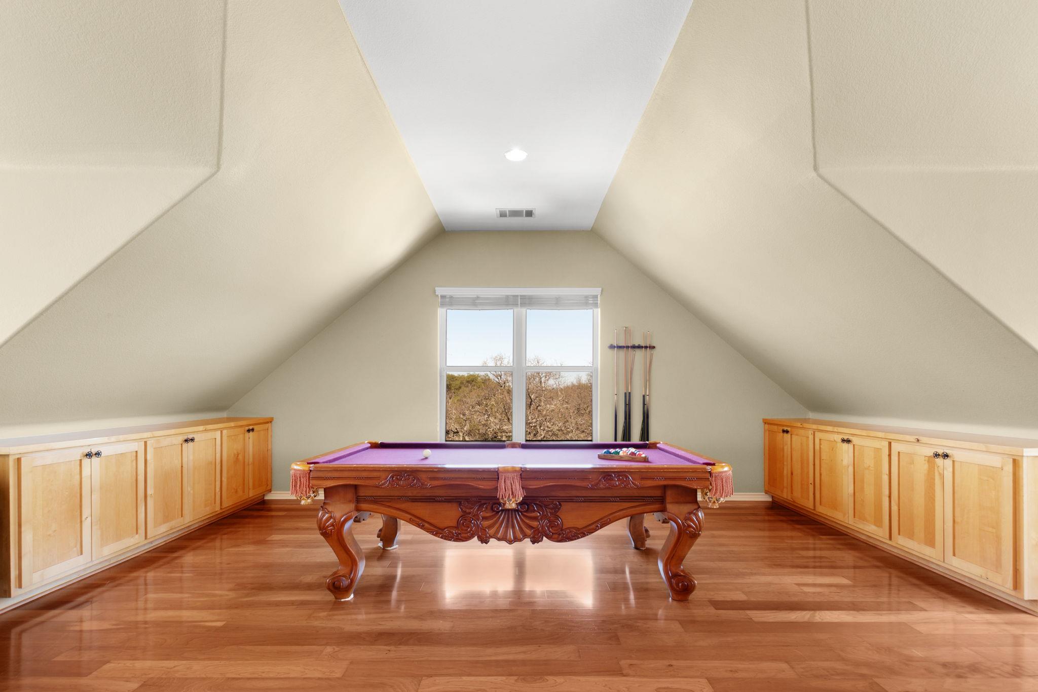 101 Kelly Emeralds Rd, Burnet, TX 78611