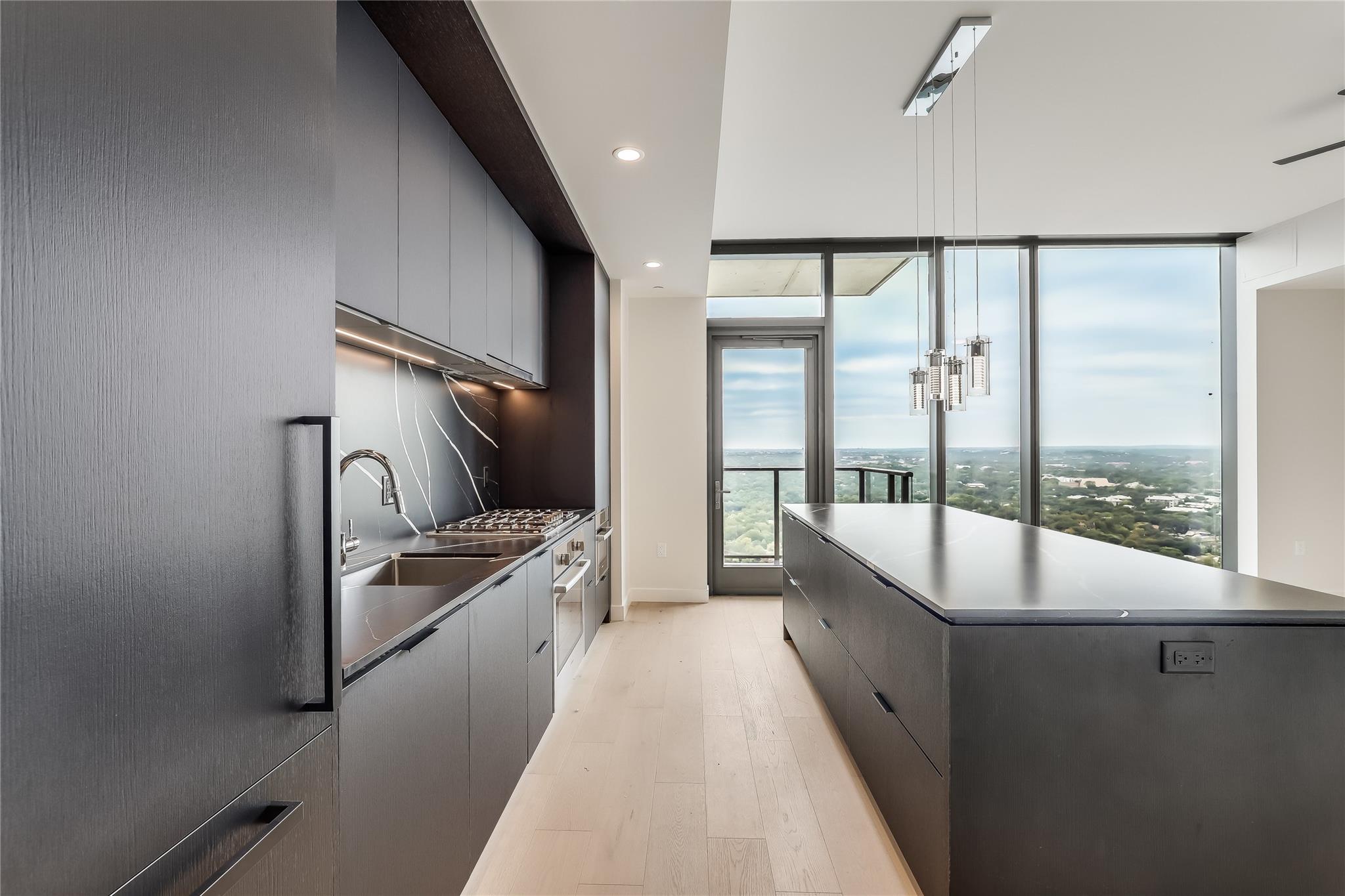 44 East Ave # 3111, Austin, TX 78701