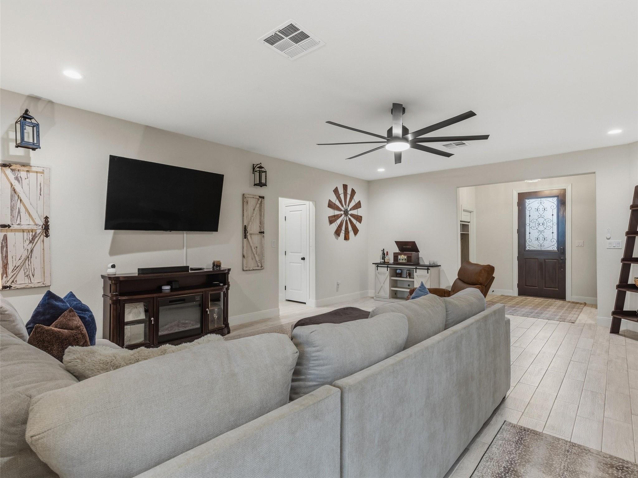 334 Webb St, Smithville, TX 78957