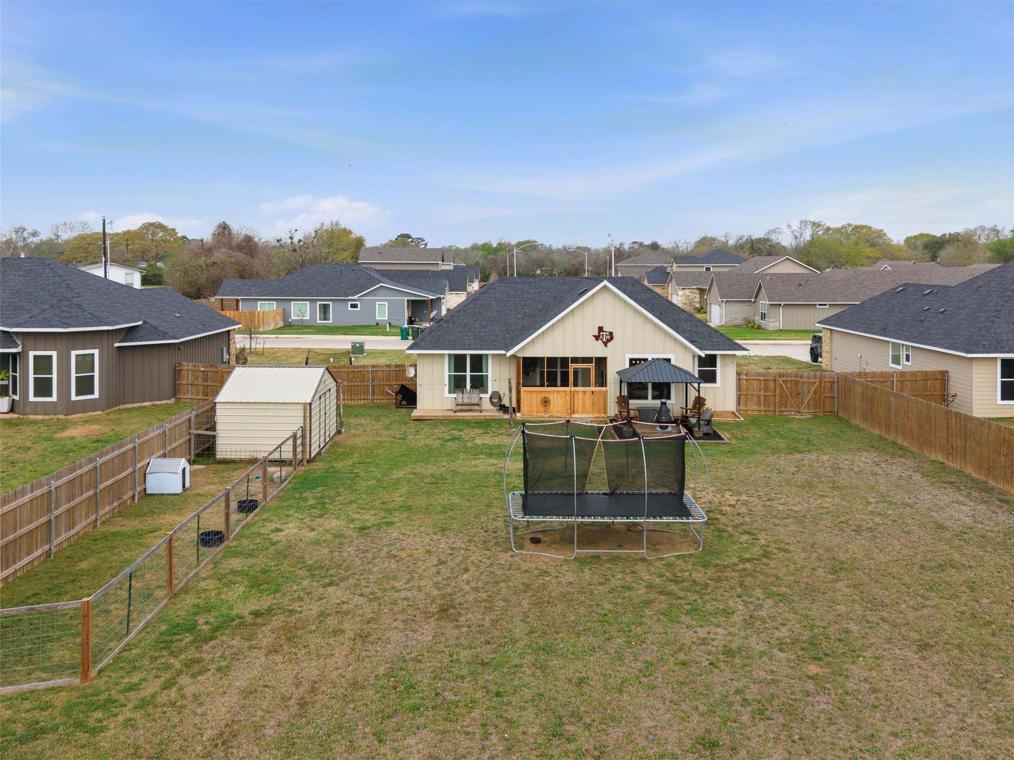334 Webb St, Smithville, TX 78957