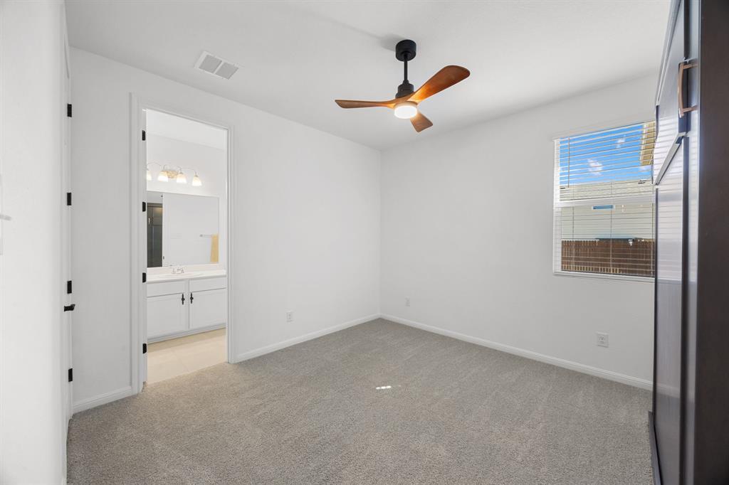 191 Silverton Ln, Cedar Creek, TX 78612