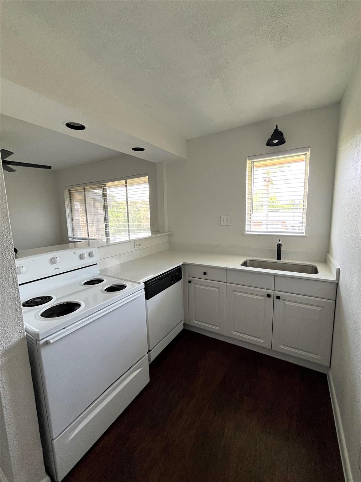 3304 Red River St # 203, Austin, TX 78705