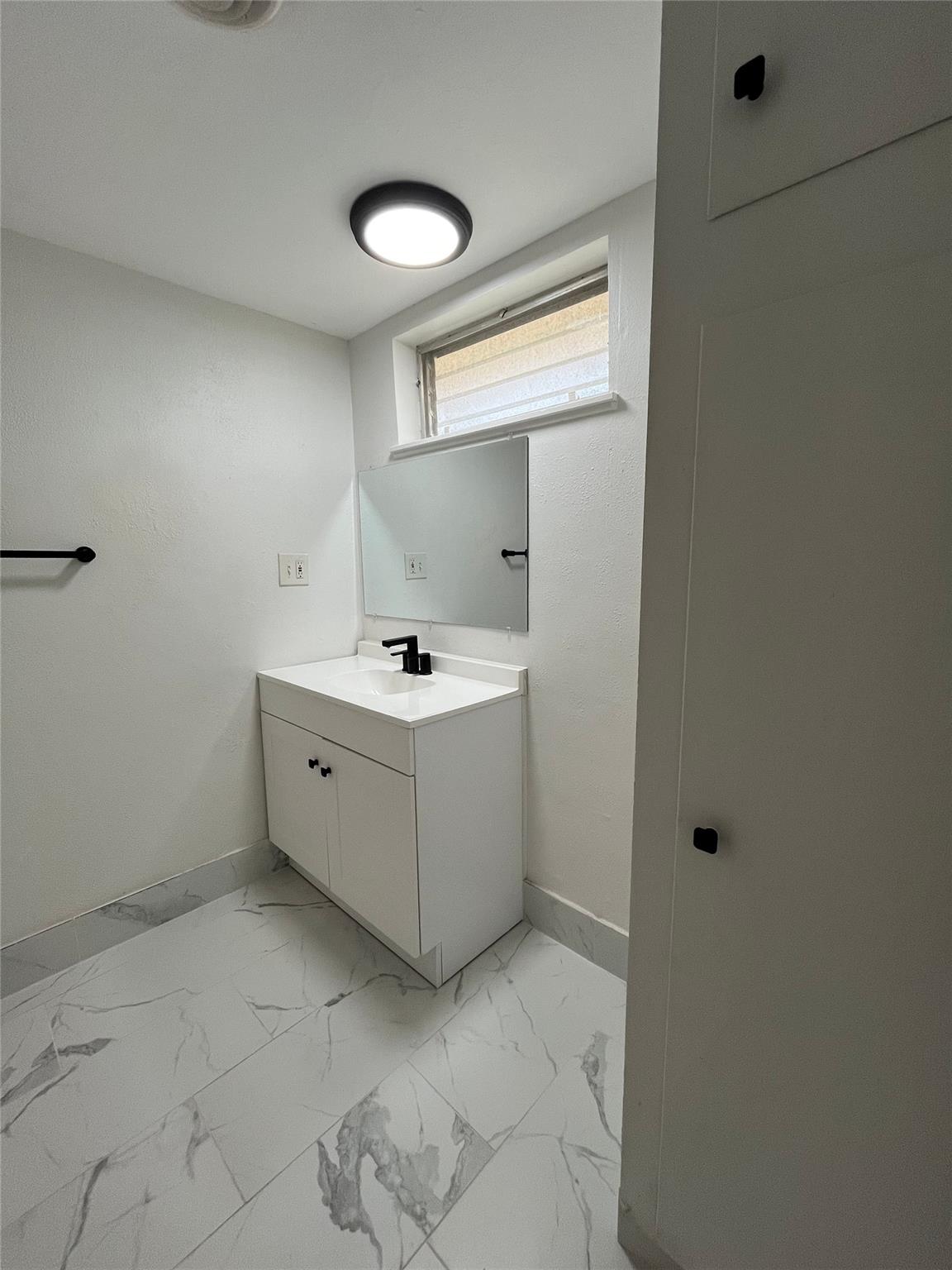 3304 Red River St # 203, Austin, TX 78705