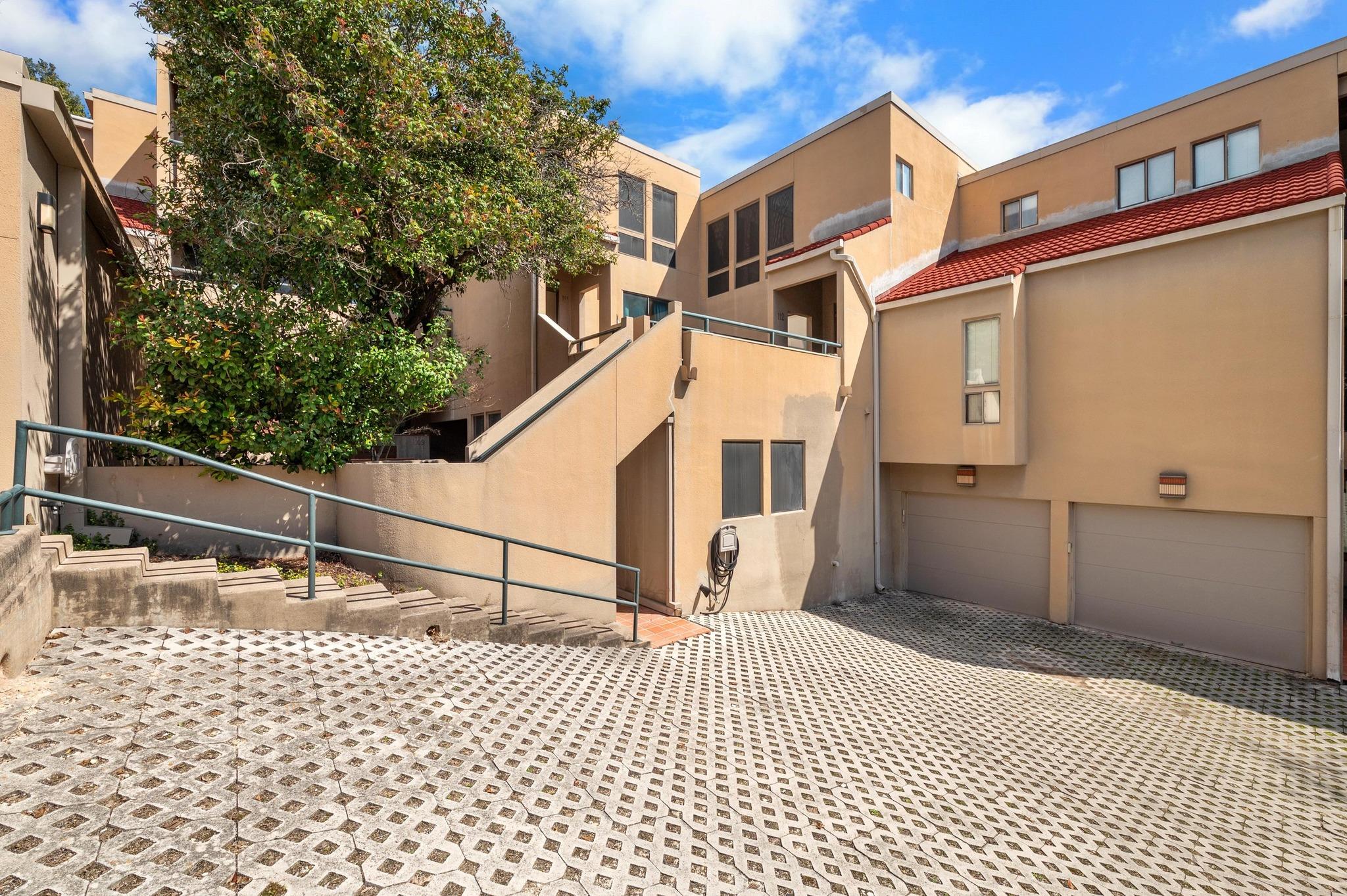 1735 Spyglass Dr # 111, Austin, TX 78746