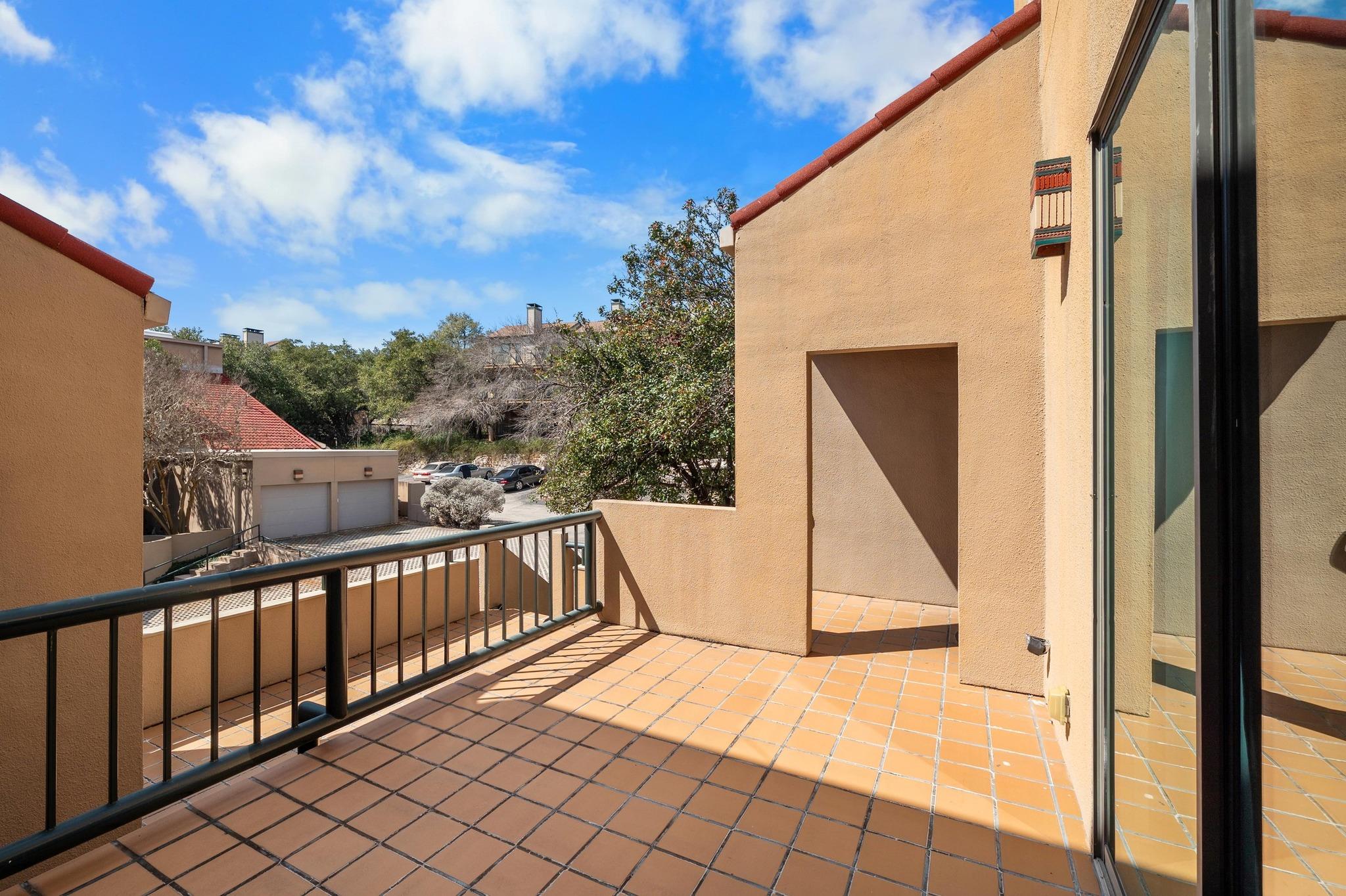 1735 Spyglass Dr # 111, Austin, TX 78746