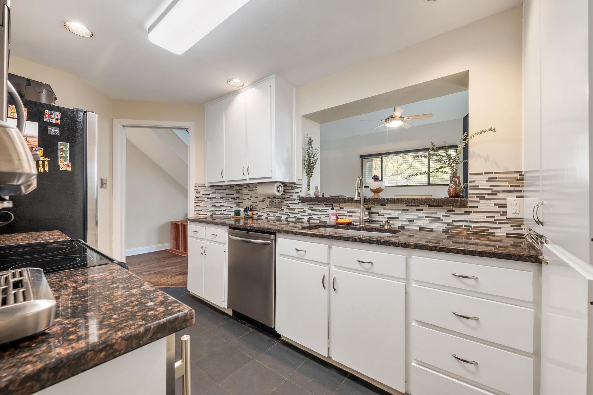 1735 Spyglass Dr # 111, Austin, TX 78746