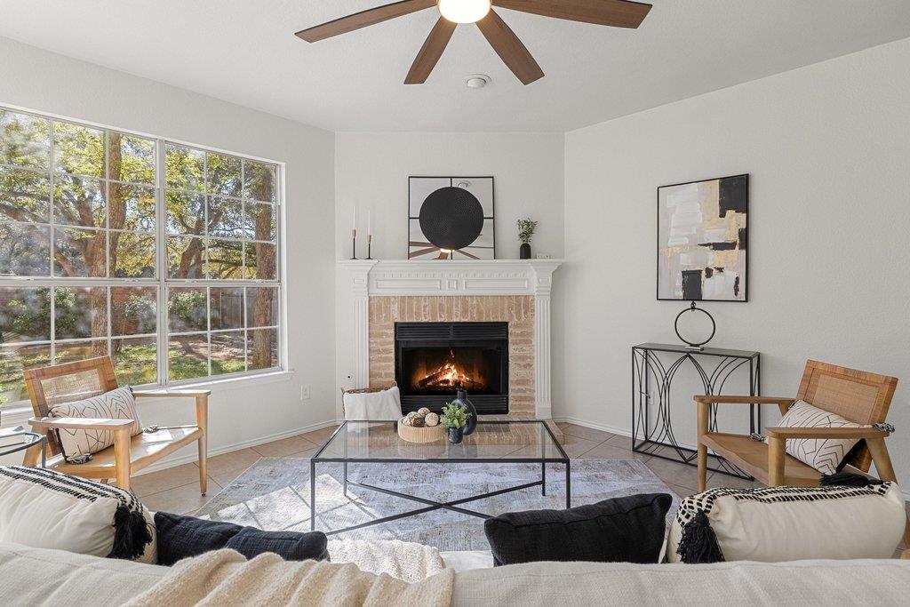 8213 Cheno Cortina Trl, Austin, TX 78749