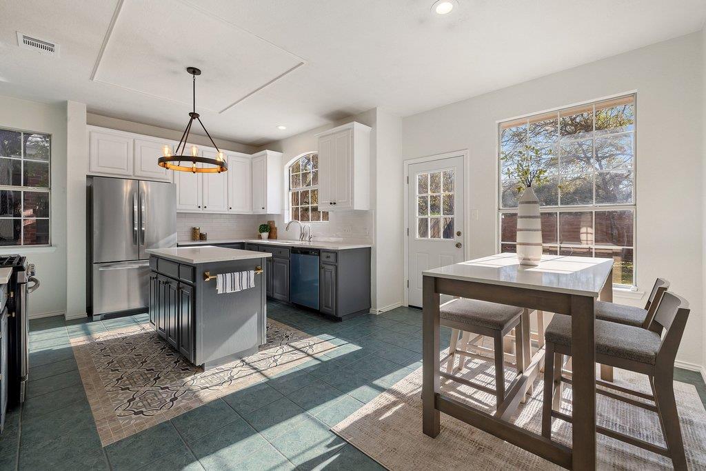 8213 Cheno Cortina Trl, Austin, TX 78749