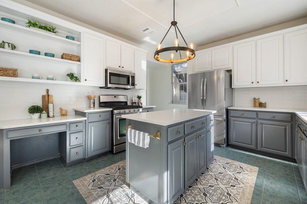 8213 Cheno Cortina Trl, Austin, TX 78749