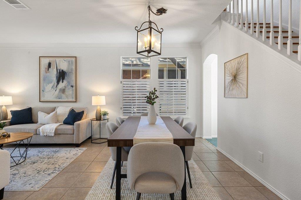 8213 Cheno Cortina Trl, Austin, TX 78749