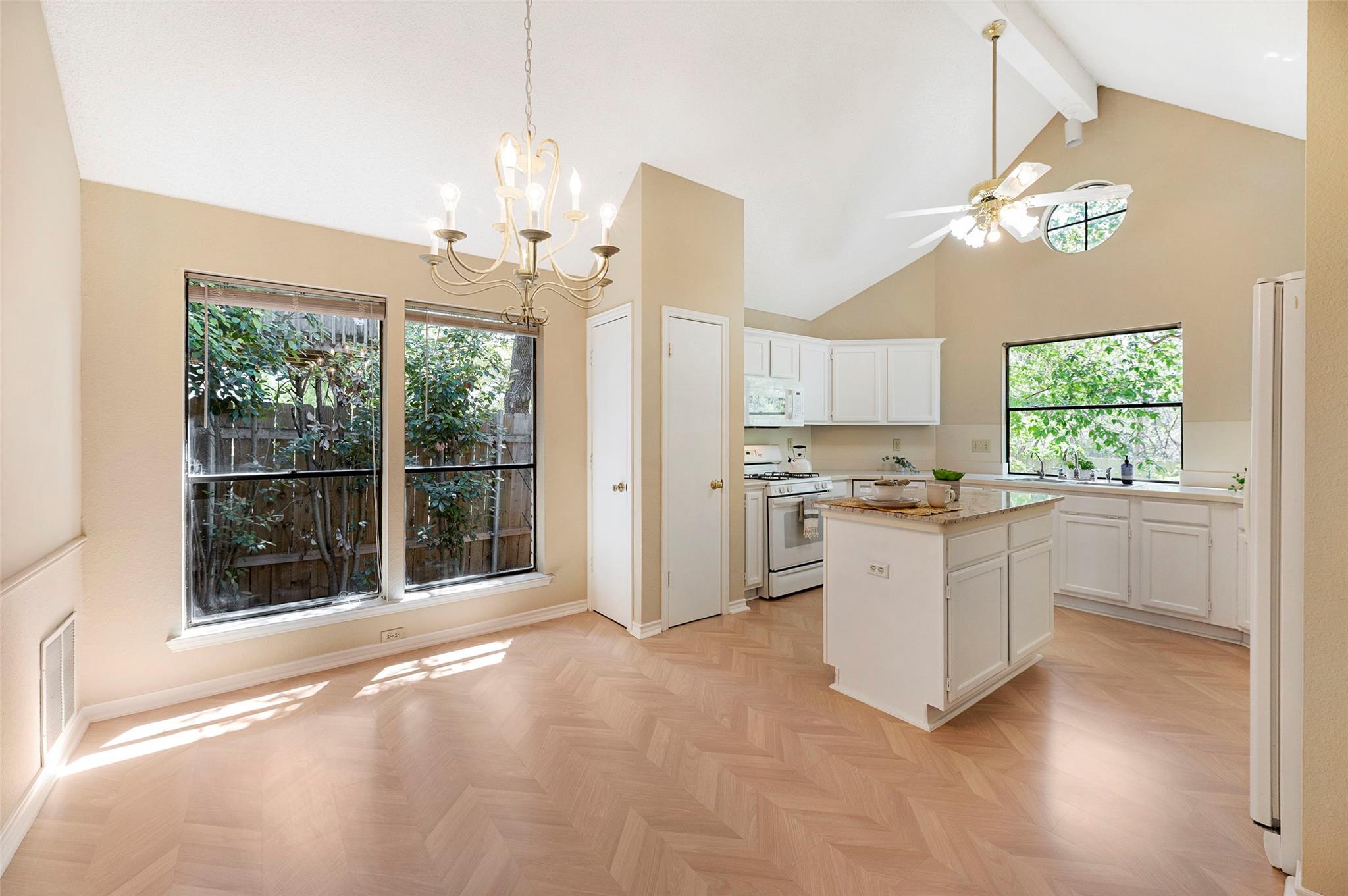 16318 Spotted Eagle Dr, Leander, TX 78641