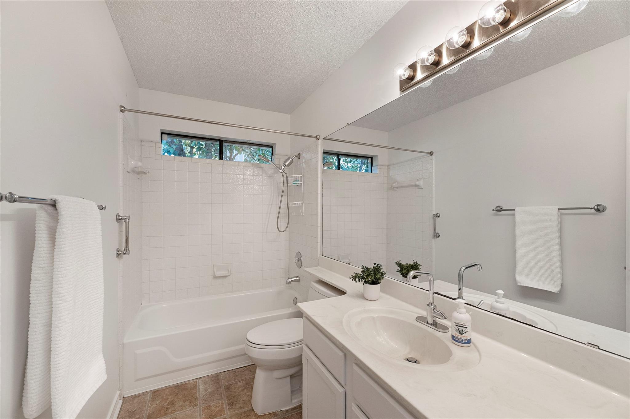 16318 Spotted Eagle Dr, Leander, TX 78641