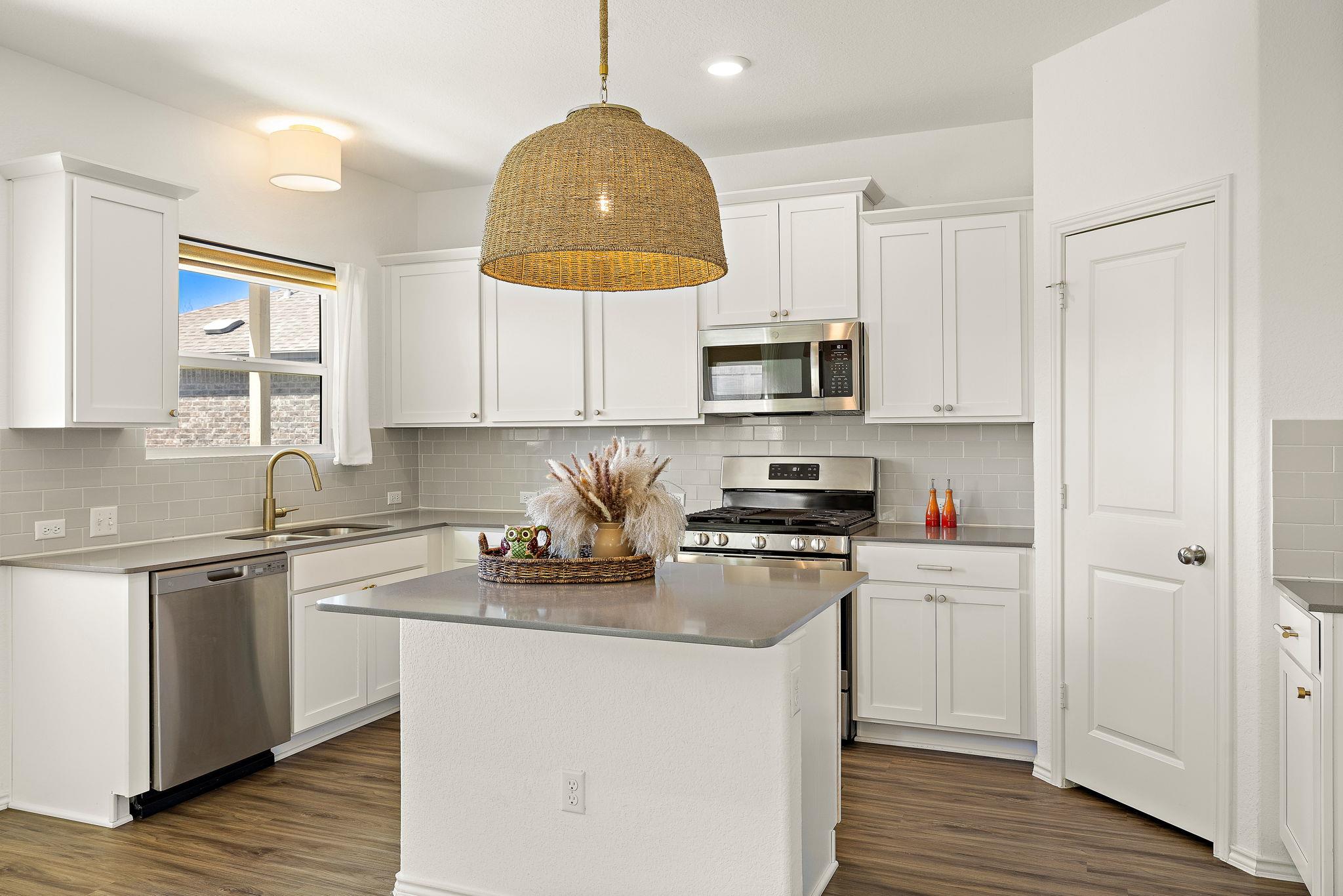 8002 Prairie Rye Dr, Lago Vista, TX 78645