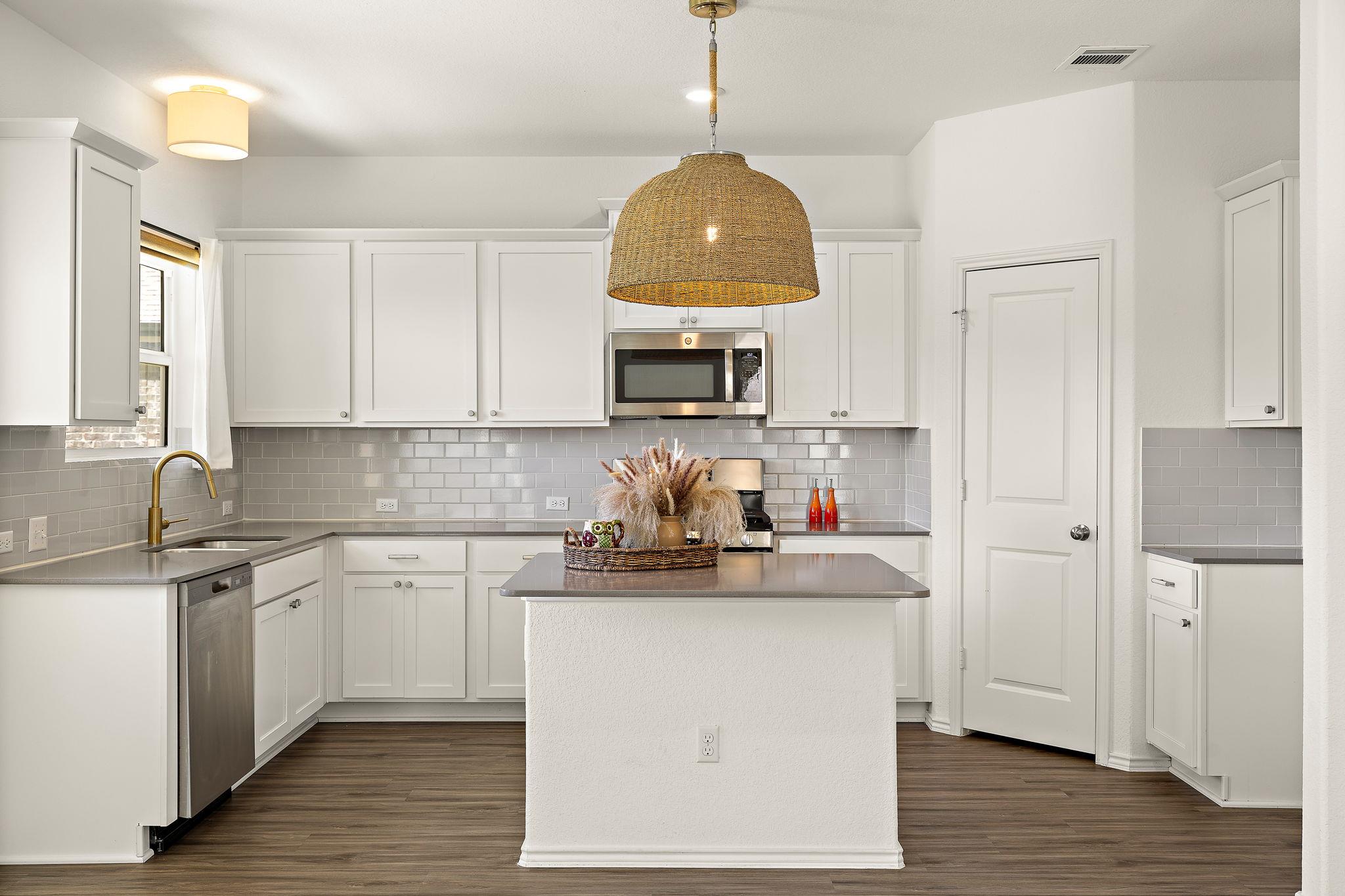 8002 Prairie Rye Dr, Lago Vista, TX 78645