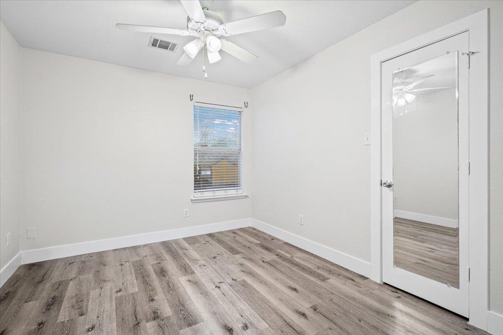 158 Oak River Dr, Cedar Creek, TX 78612