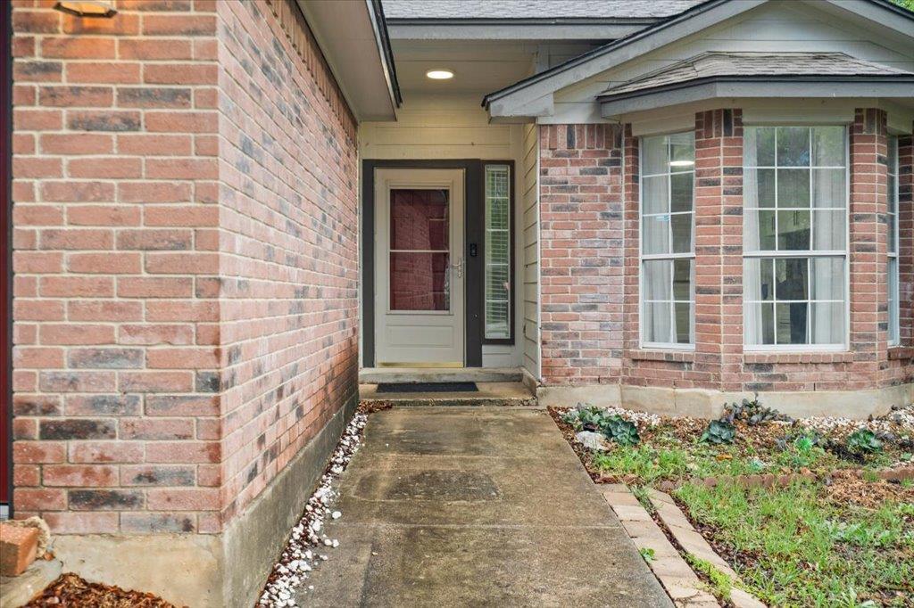 158 Oak River Dr, Cedar Creek, TX 78612