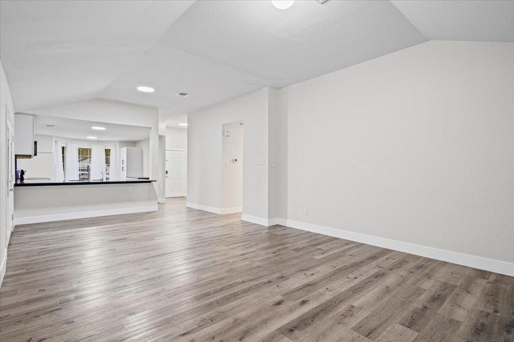 158 Oak River Dr, Cedar Creek, TX 78612