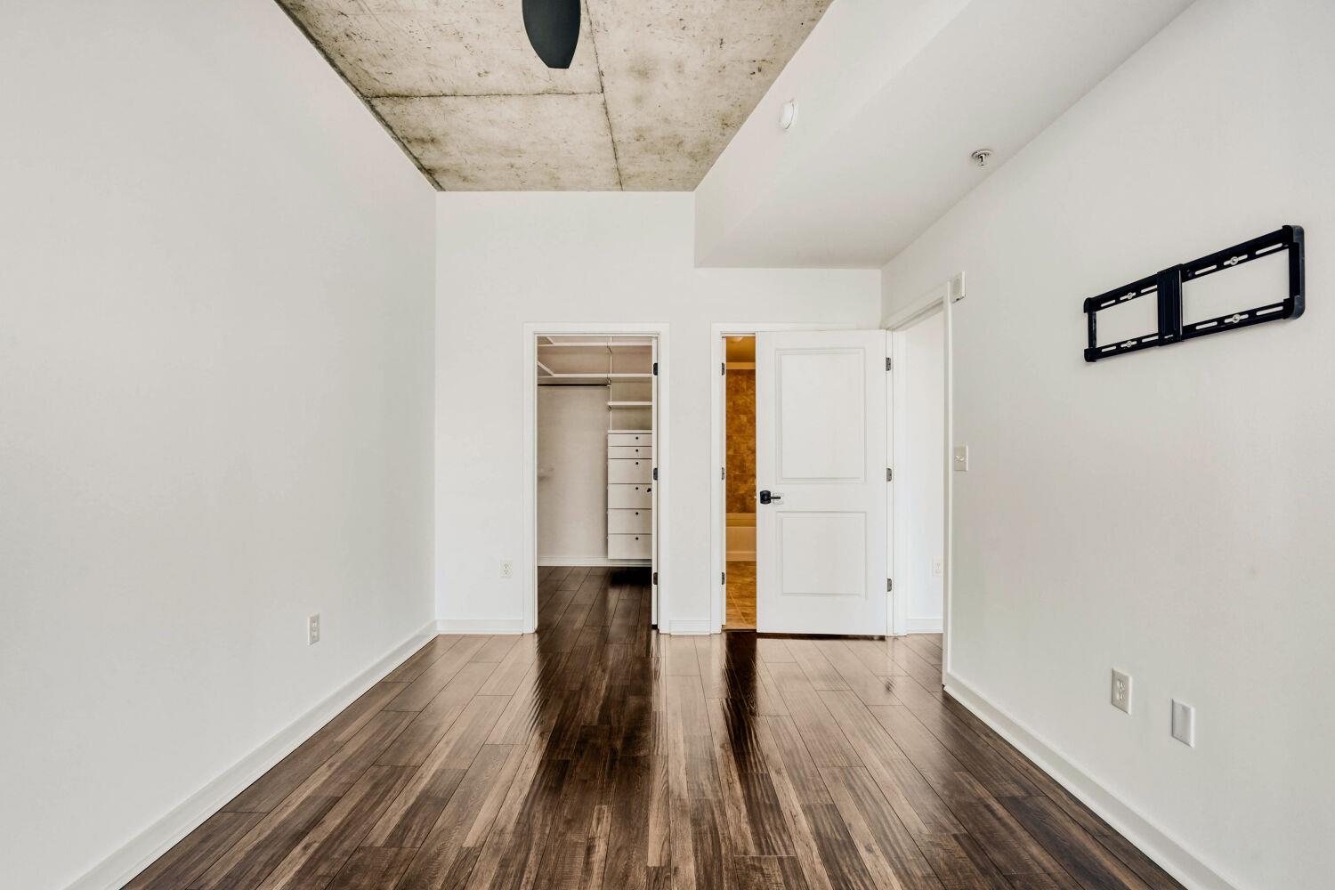 360 Nueces St # 2004, Austin, TX 78701