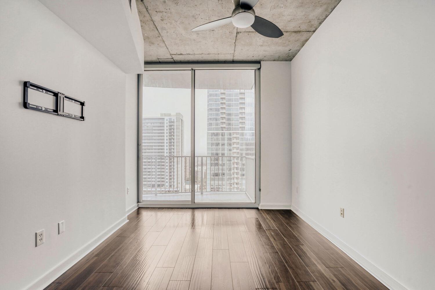 360 Nueces St # 2004, Austin, TX 78701