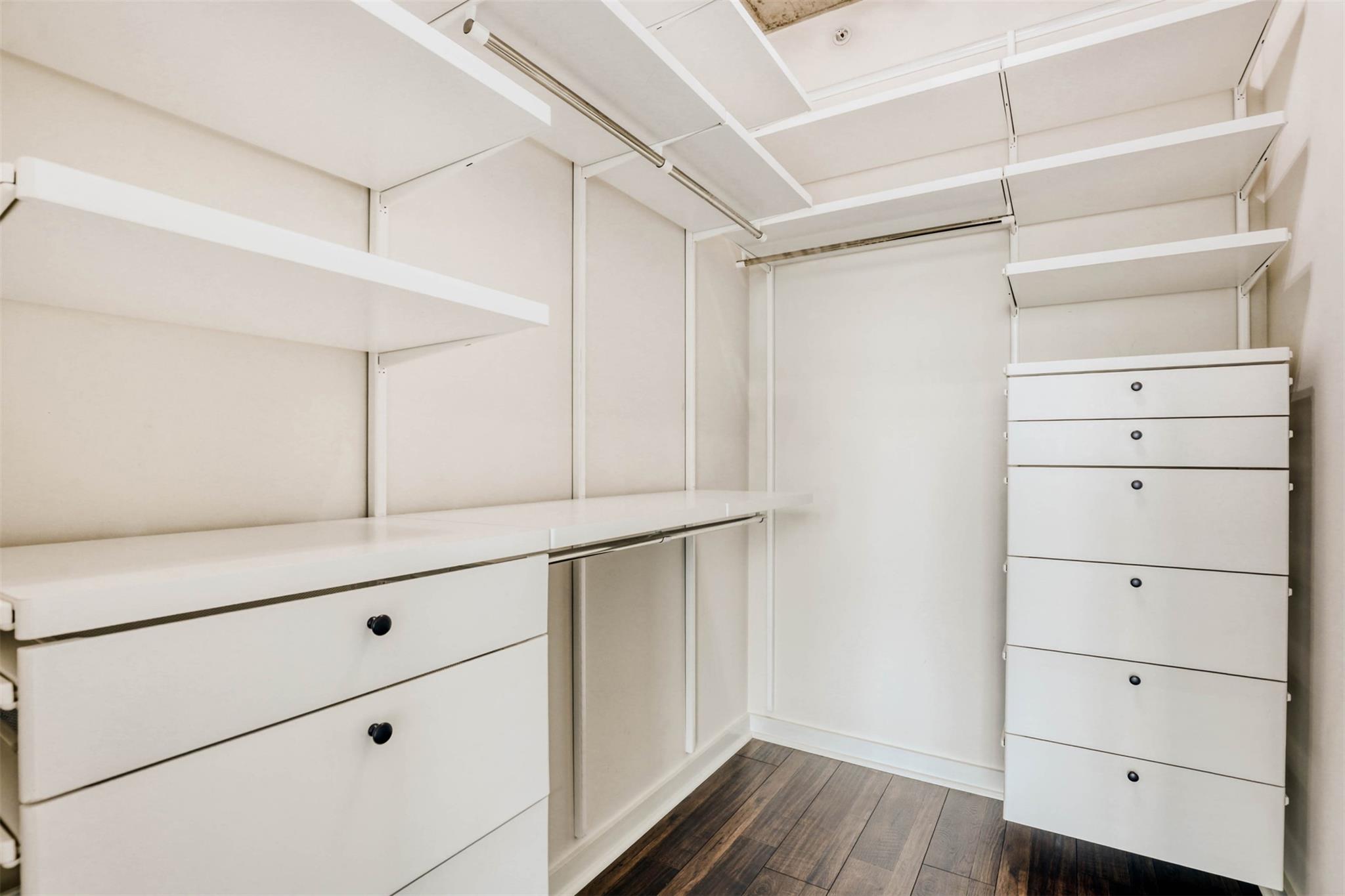 360 Nueces St # 2004, Austin, TX 78701