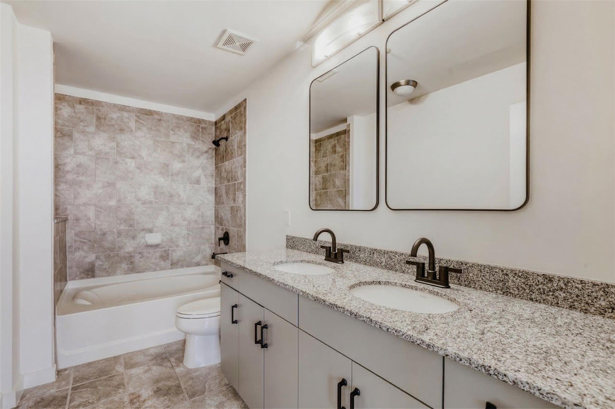 360 Nueces St # 2004, Austin, TX 78701