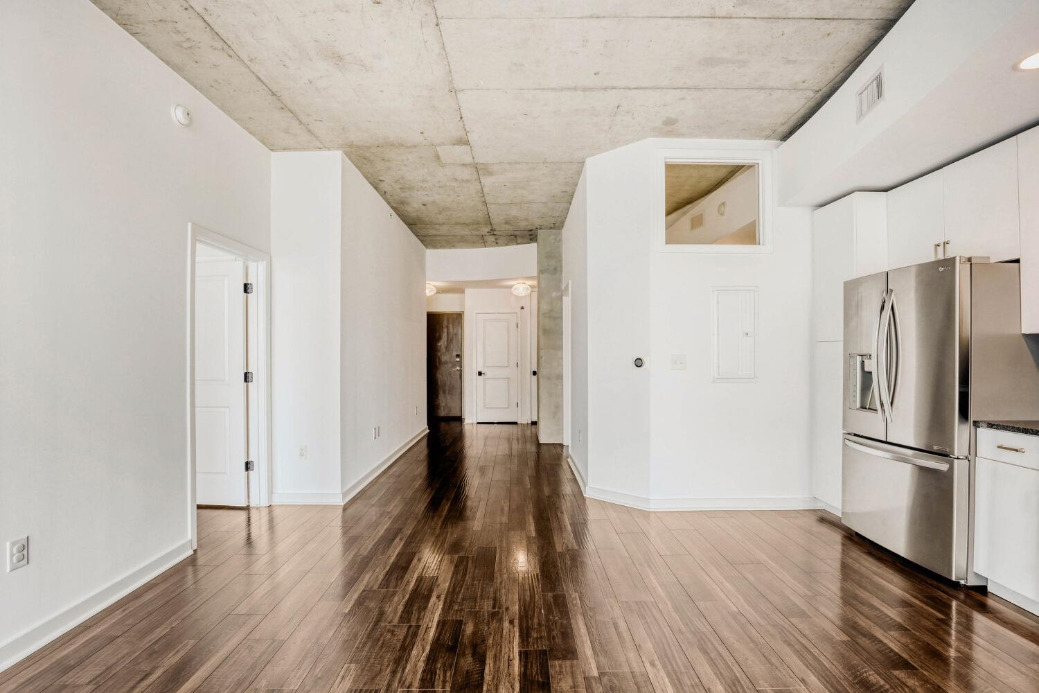 360 Nueces St # 2004, Austin, TX 78701