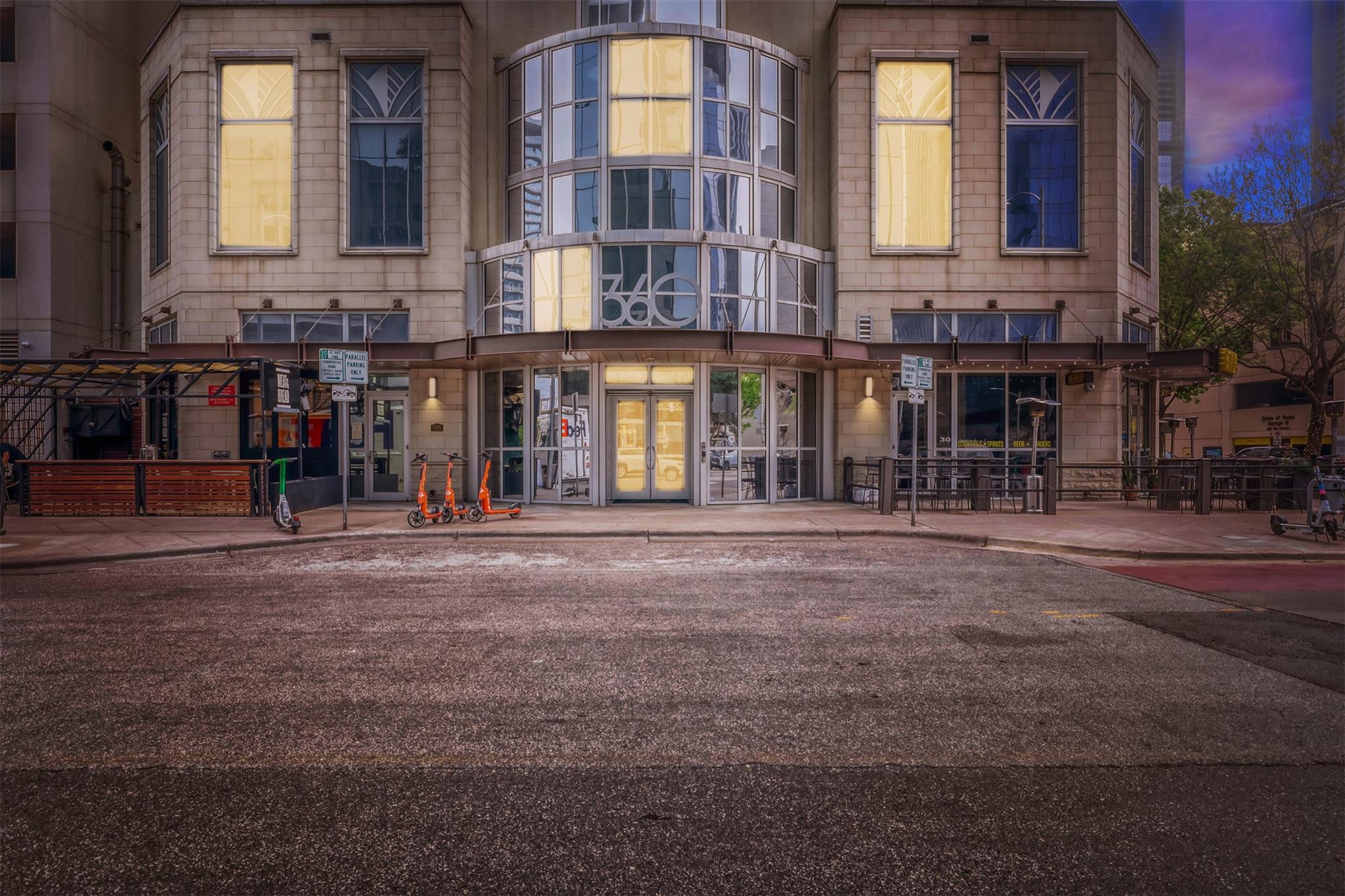 360 Nueces St # 2004, Austin, TX 78701