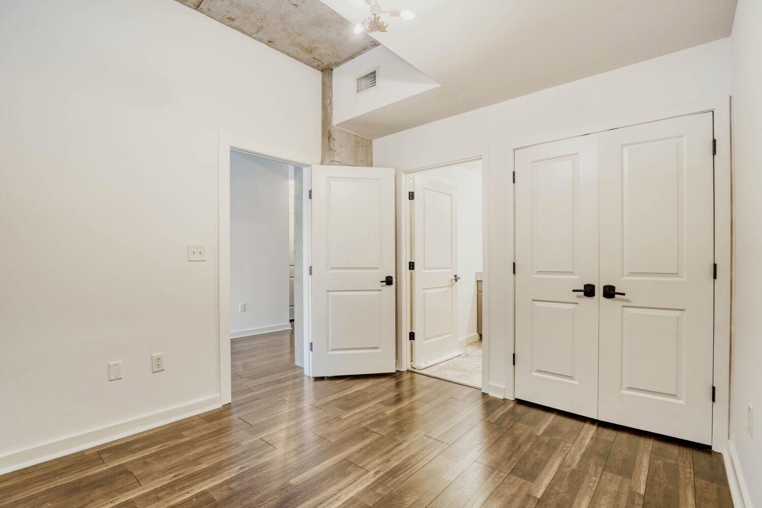 360 Nueces St # 2004, Austin, TX 78701