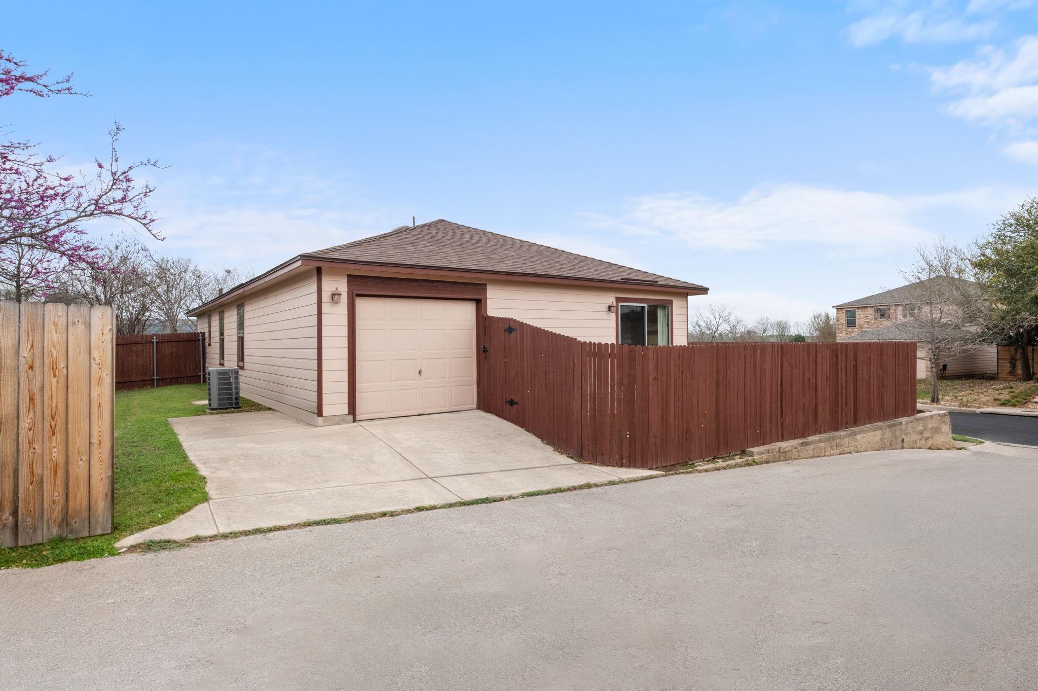 5811 Viewpoint Dr, Austin, TX 78744