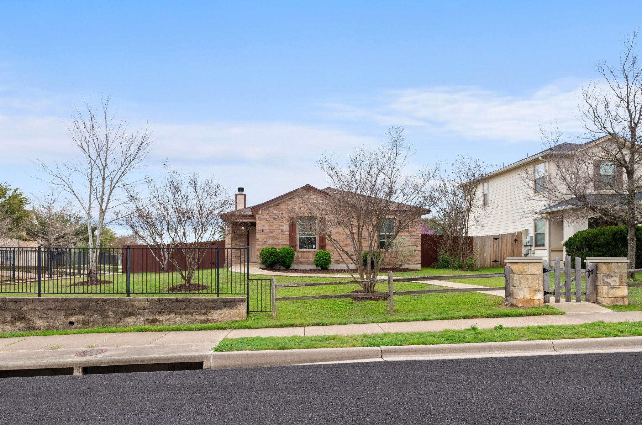 5811 Viewpoint Dr, Austin, TX 78744