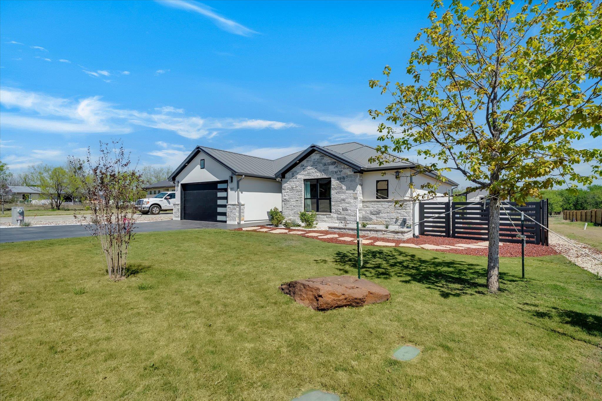 1611 Johnson St, Marble Falls, TX 78654