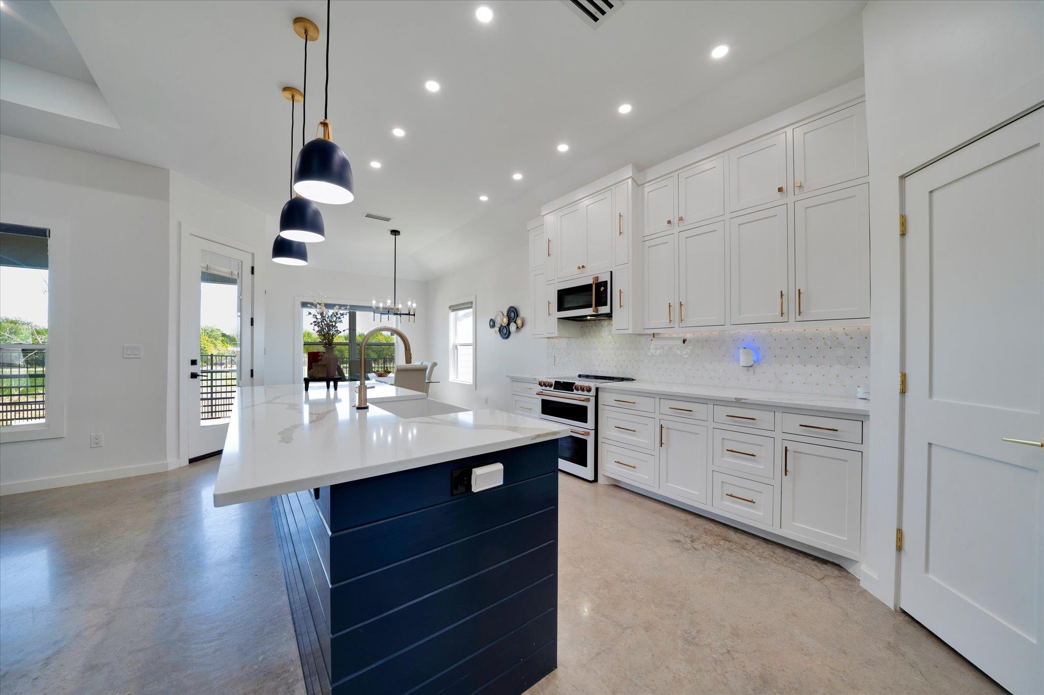 1611 Johnson St, Marble Falls, TX 78654