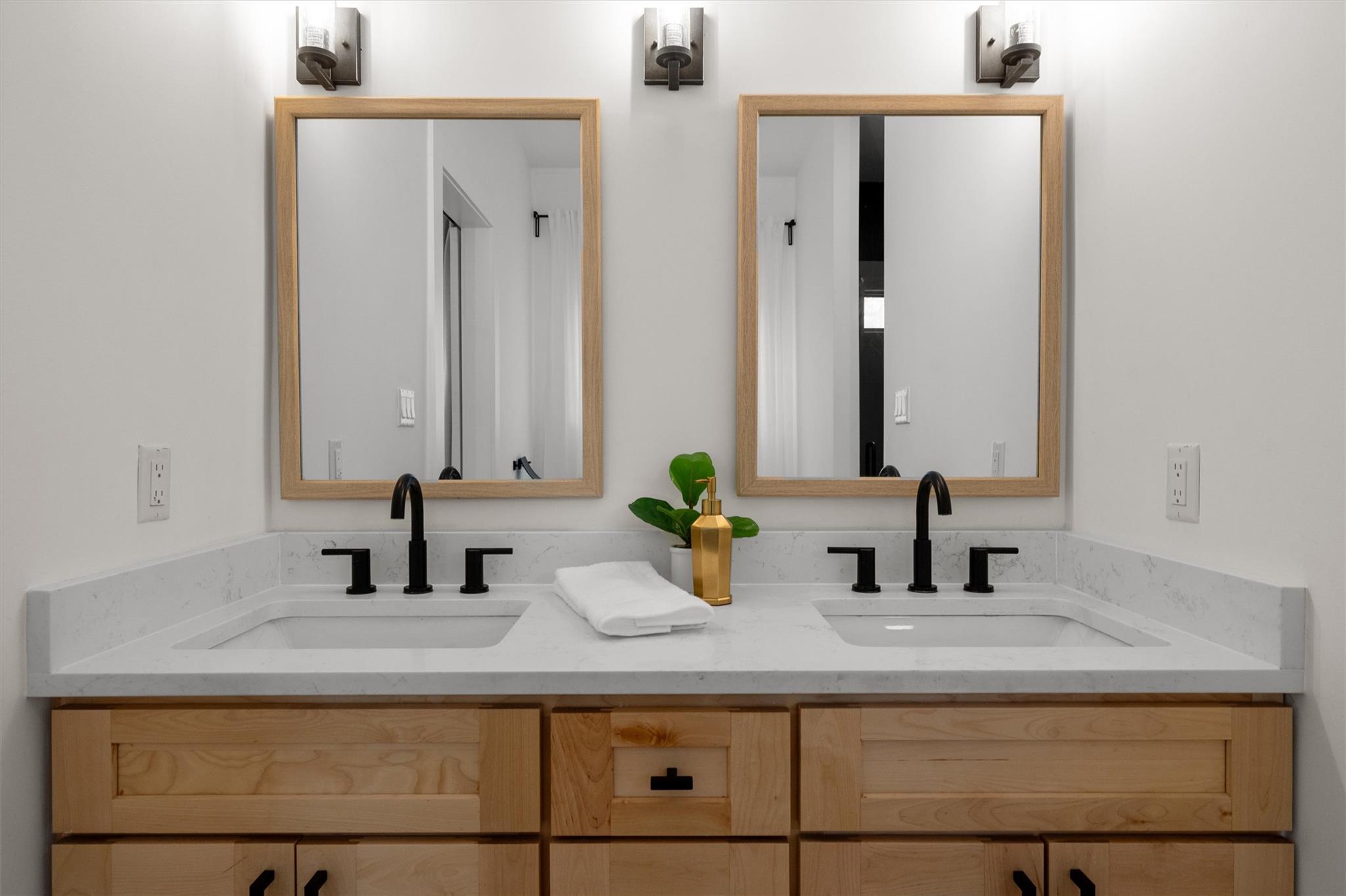 1108 Dunman Dr, Georgetown, TX 78628