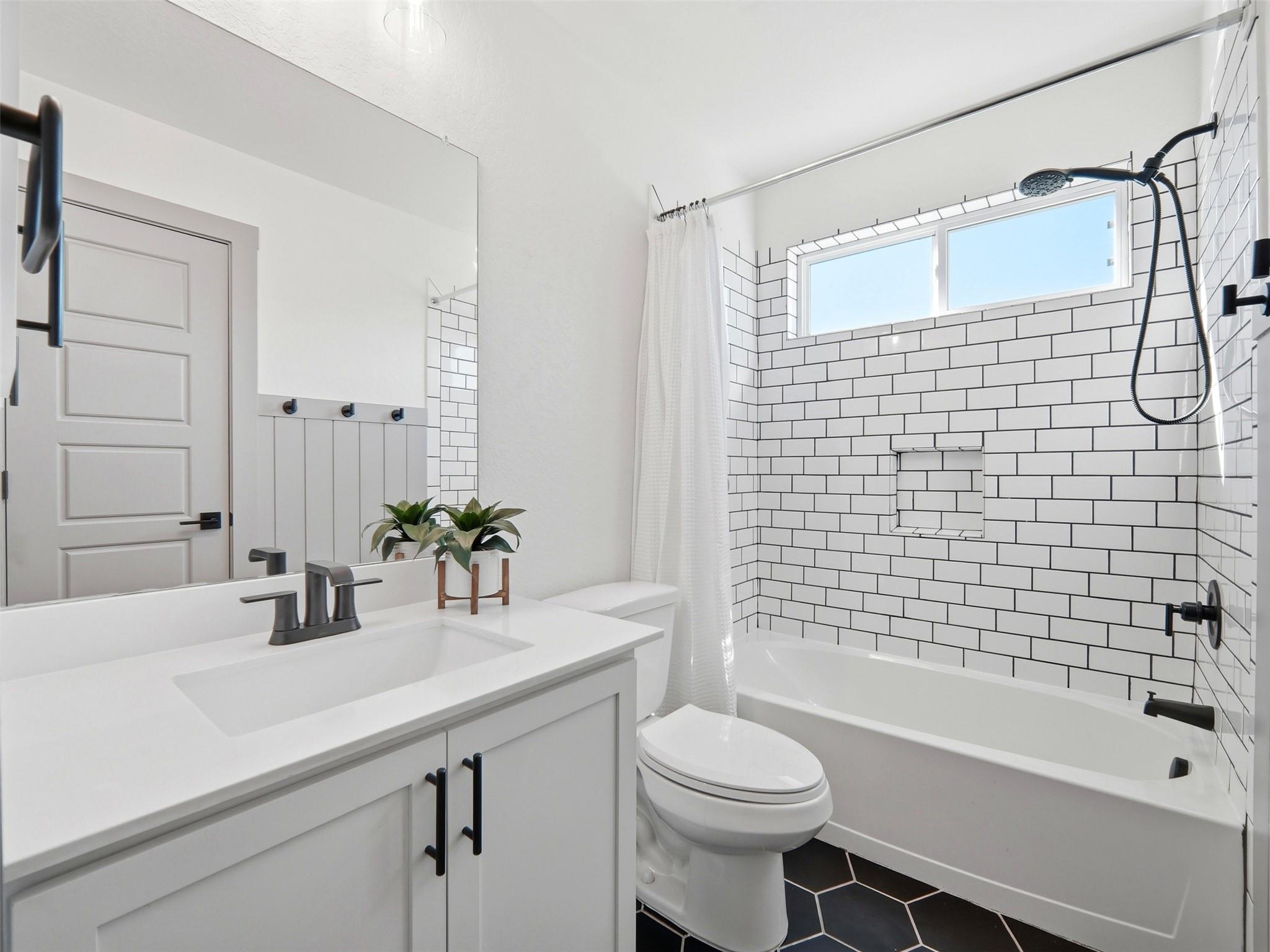 101 N Jerry Gray, Blanco, TX 78606