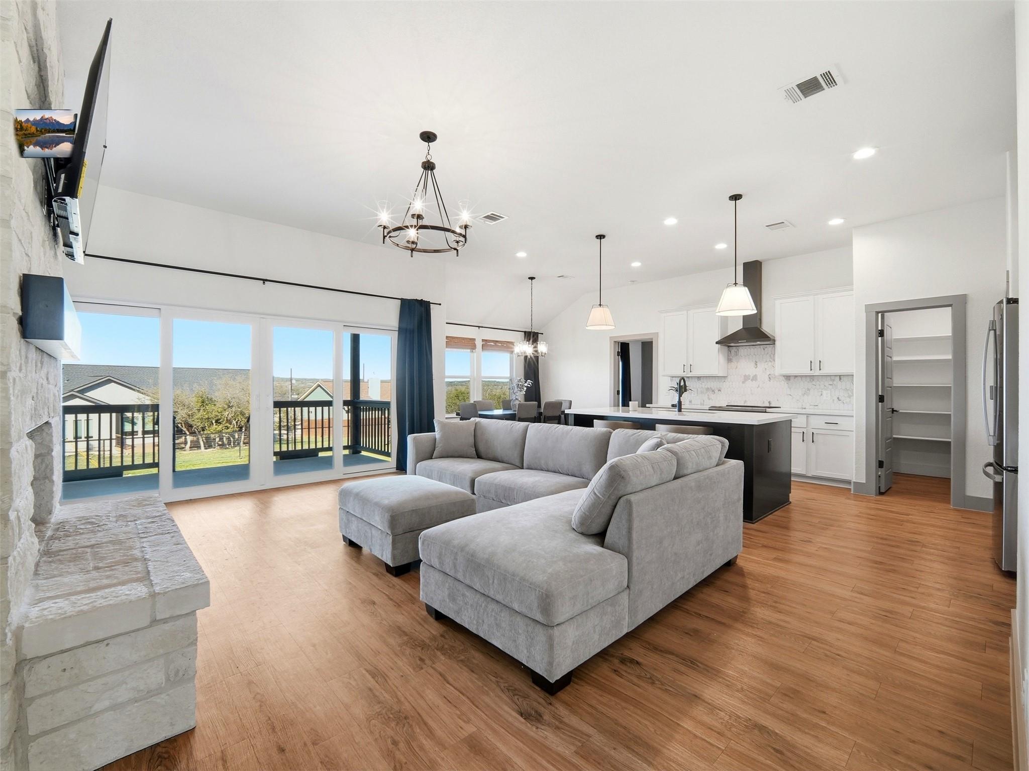 101 N Jerry Gray, Blanco, TX 78606