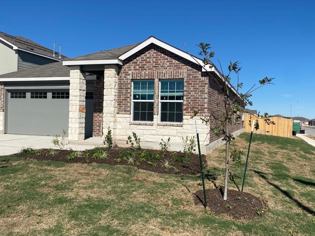 404 Escondido Cir, San Marcos, TX 78666