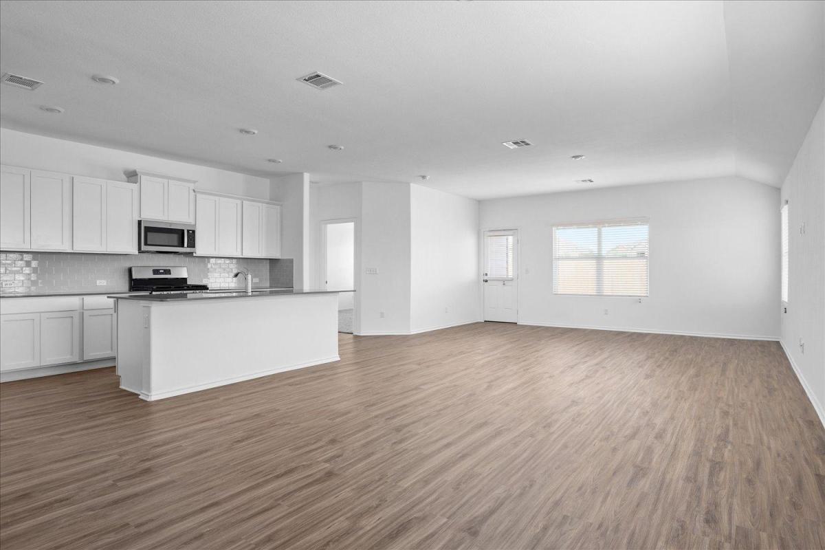 404 Escondido Cir, San Marcos, TX 78666