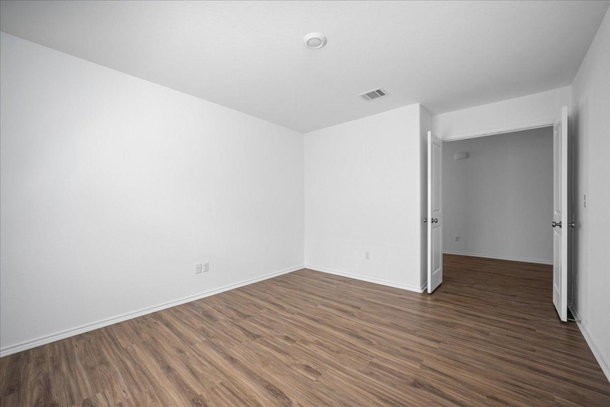 404 Escondido Cir, San Marcos, TX 78666