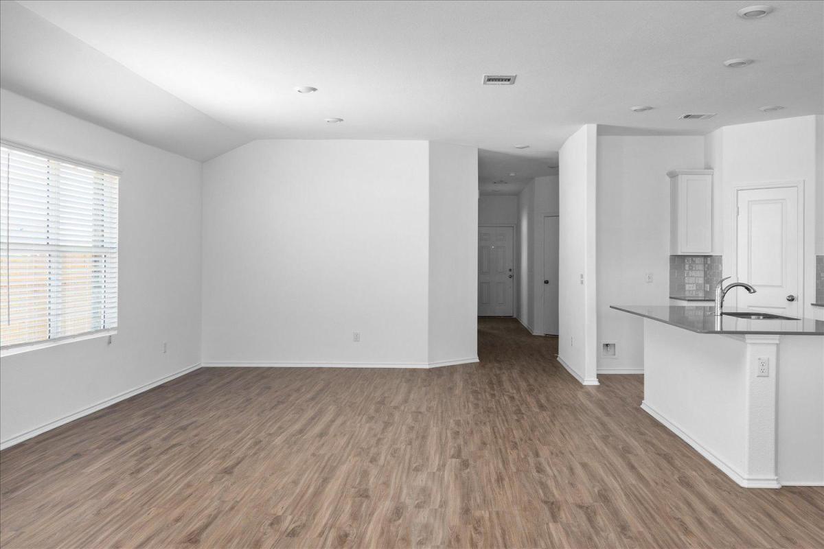 404 Escondido Cir, San Marcos, TX 78666