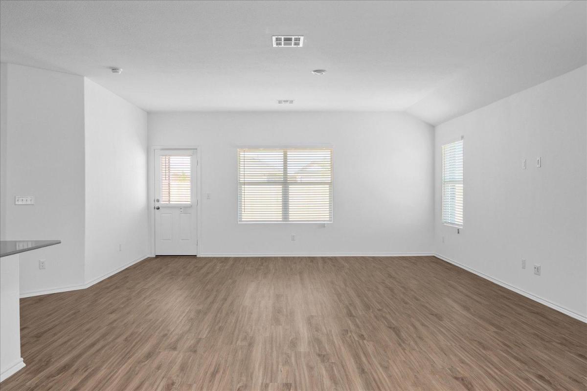 404 Escondido Cir, San Marcos, TX 78666