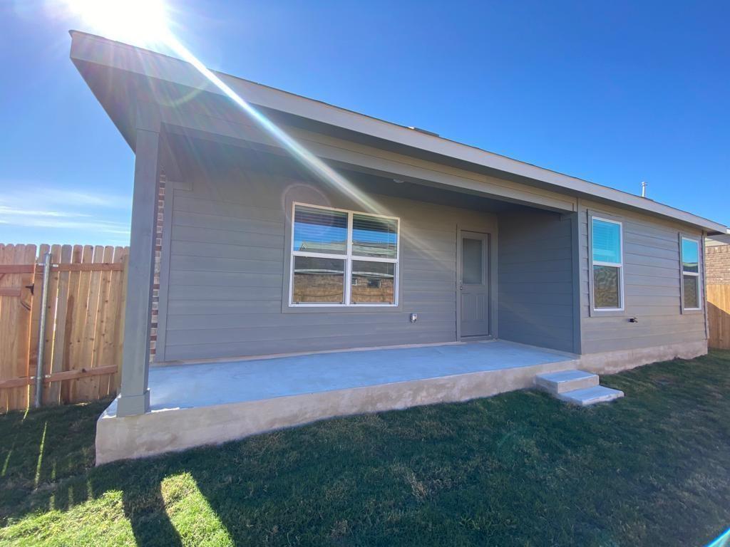 404 Escondido Cir, San Marcos, TX 78666