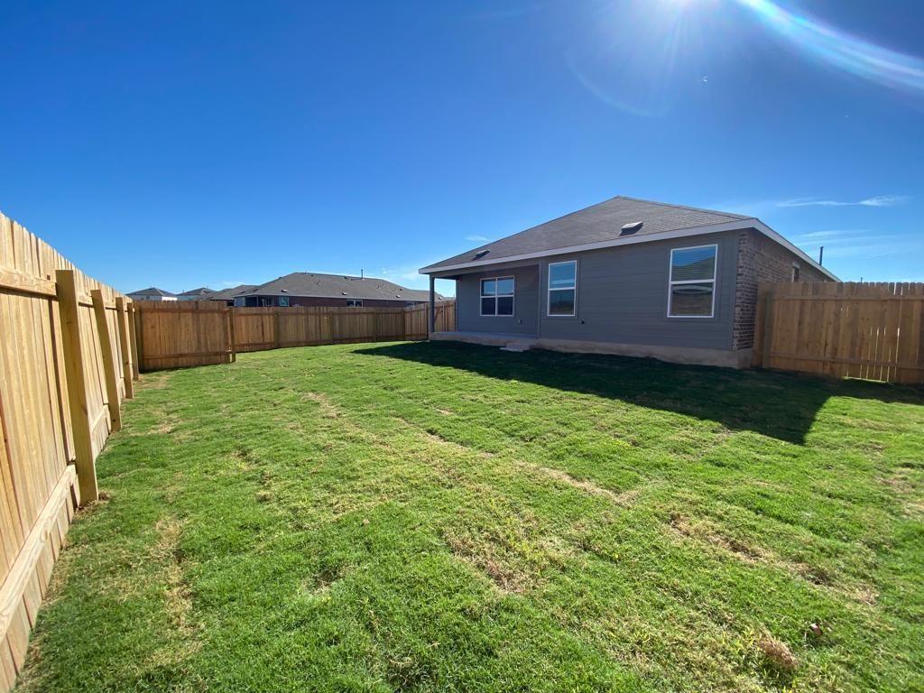 404 Escondido Cir, San Marcos, TX 78666