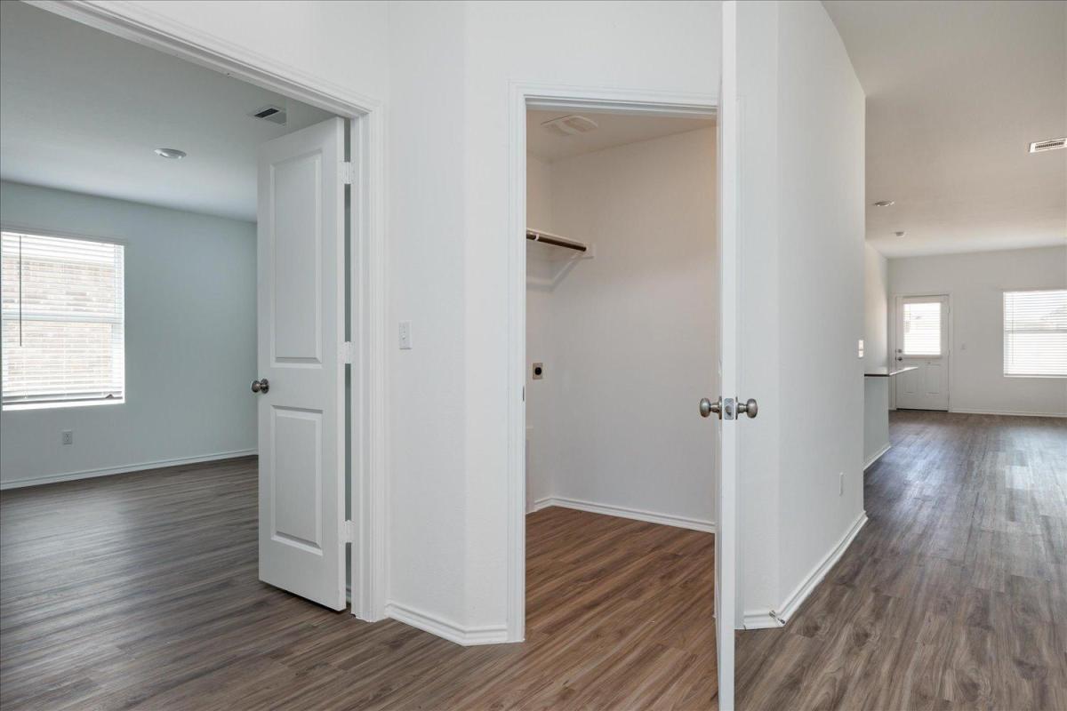 404 Escondido Cir, San Marcos, TX 78666