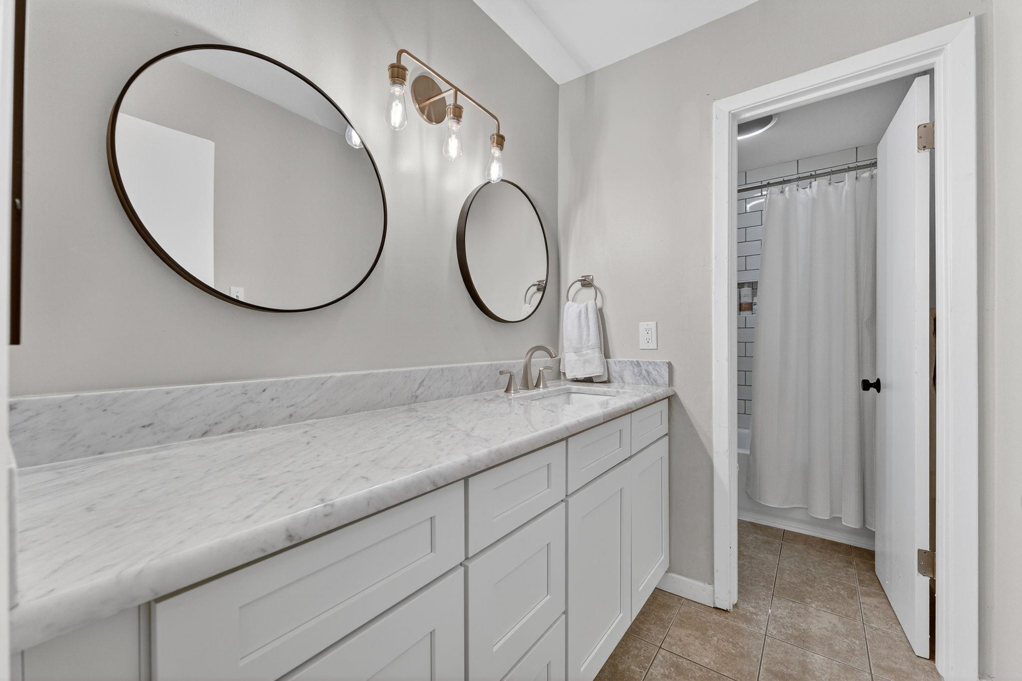 1240 Barton Hills Dr # 206, Austin, TX 78704