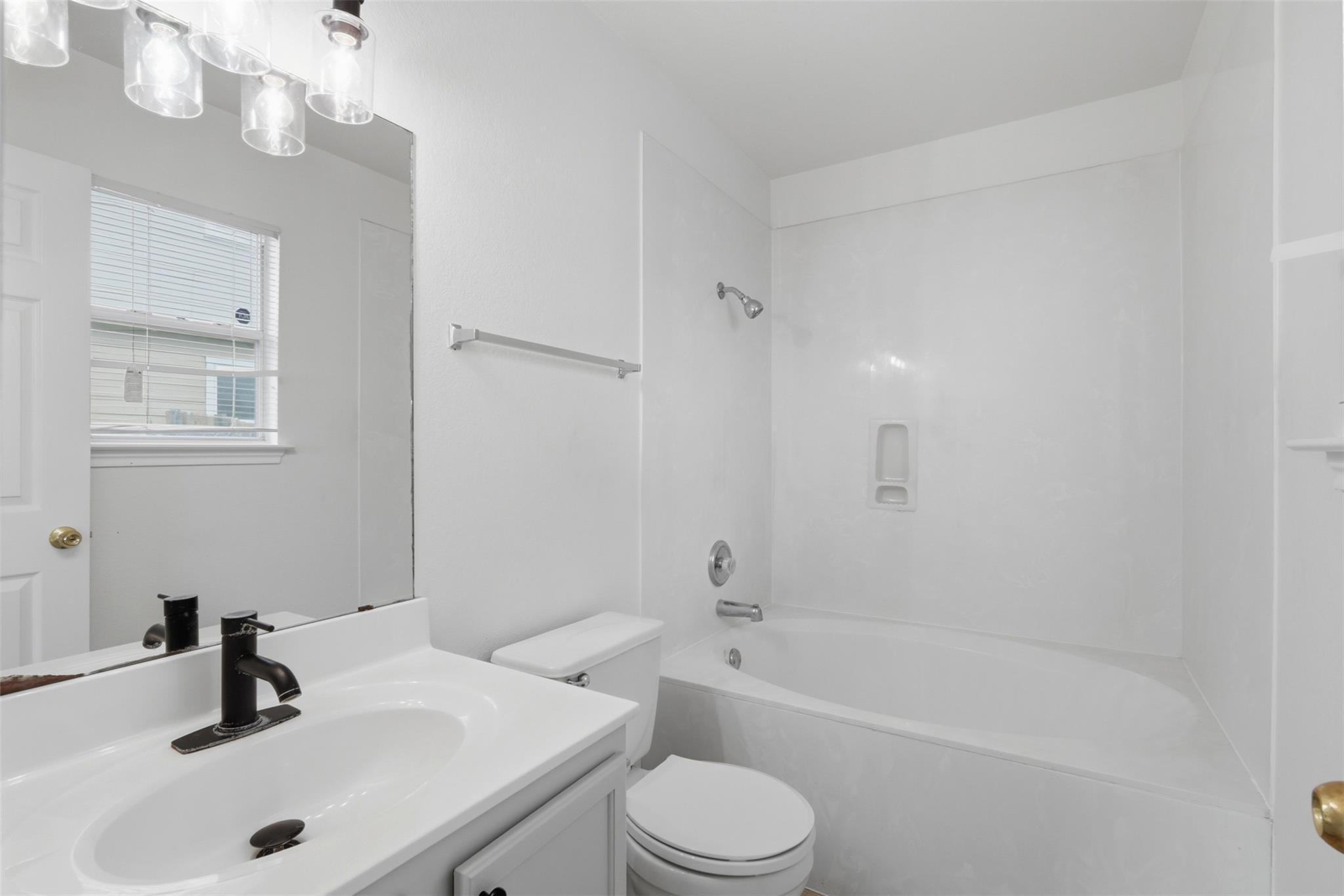 164 Opal Lake Dr, Kyle, TX 78640