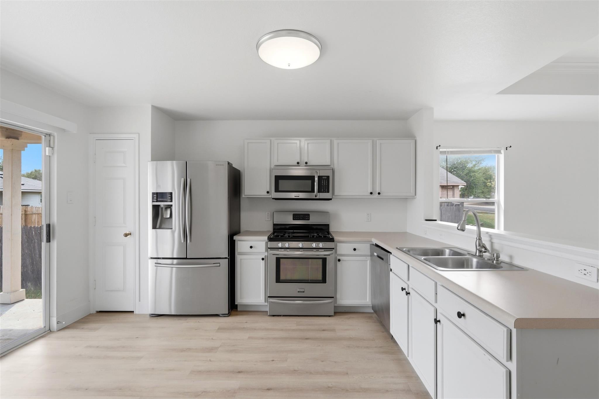 164 Opal Lake Dr, Kyle, TX 78640