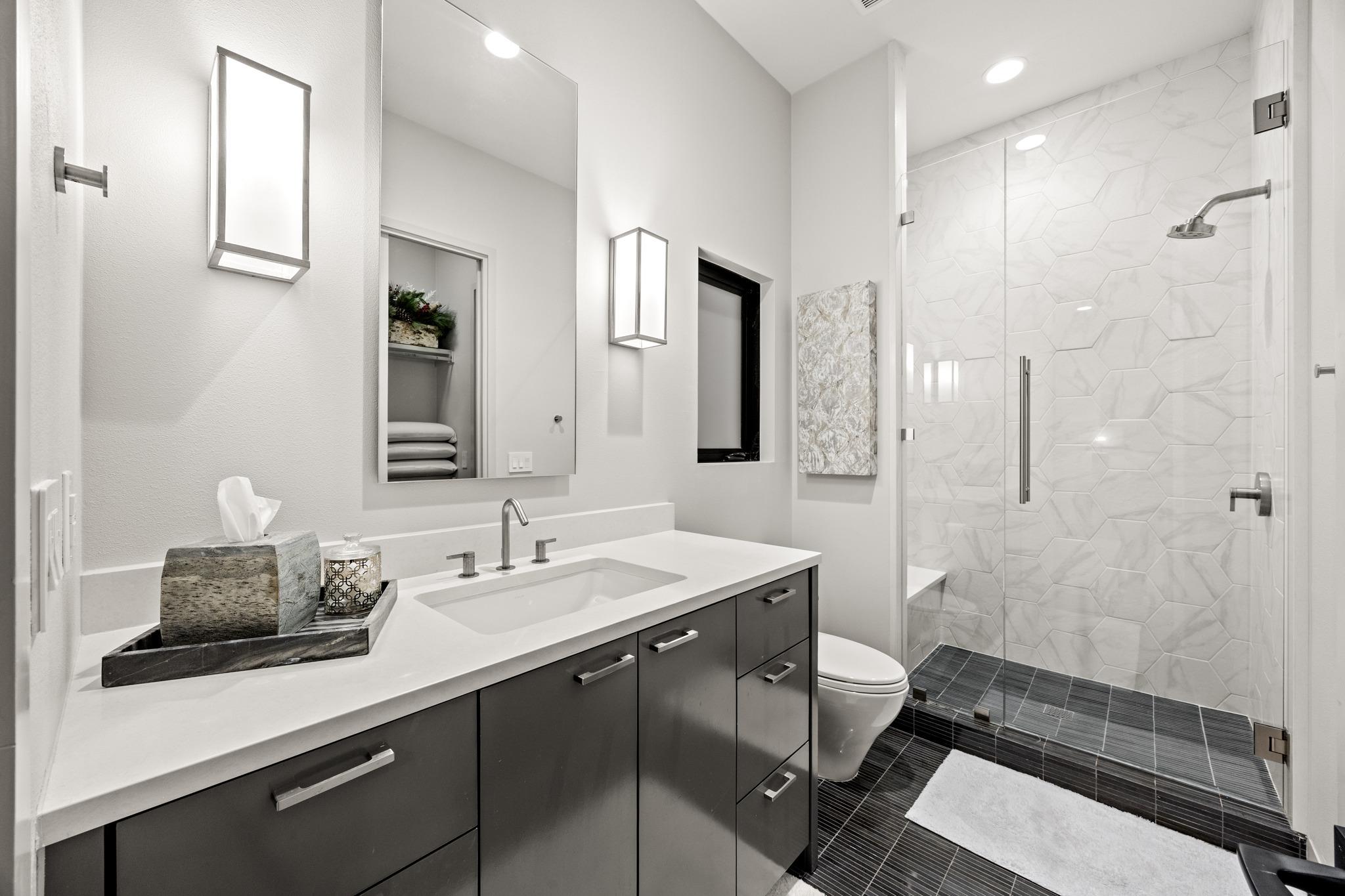 101 Harbor Light Blvd, Horseshoe Bay, TX 78657