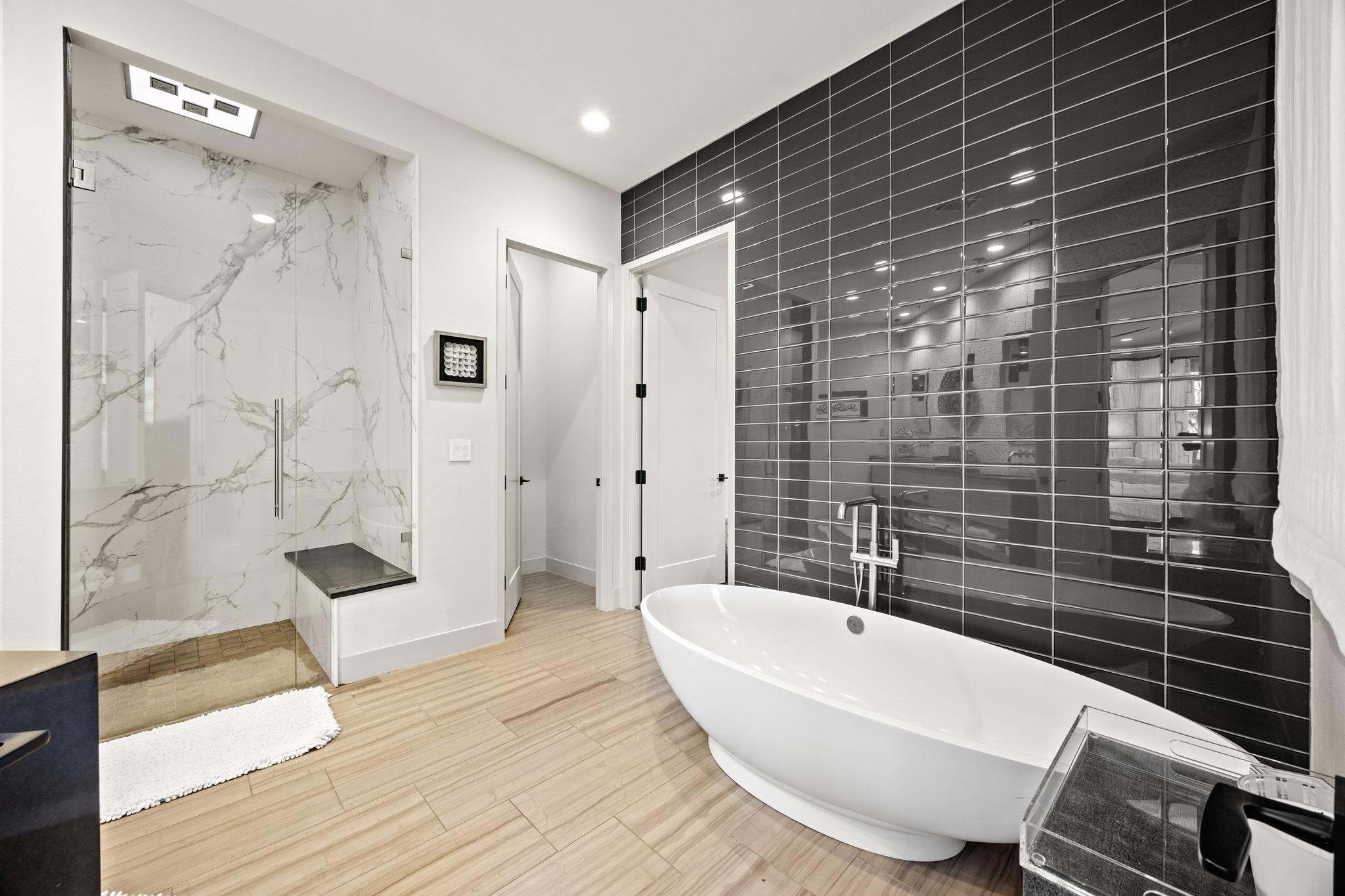 101 Harbor Light Blvd, Horseshoe Bay, TX 78657