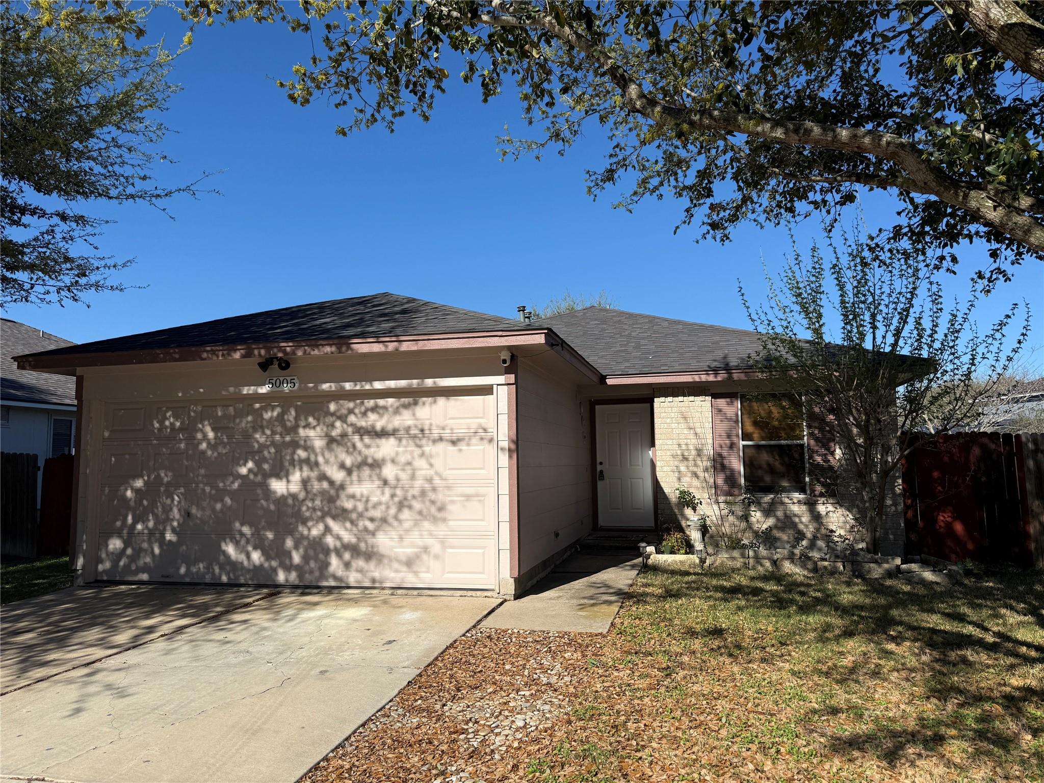 5005 Daymon Ct, Hutto, TX 78634