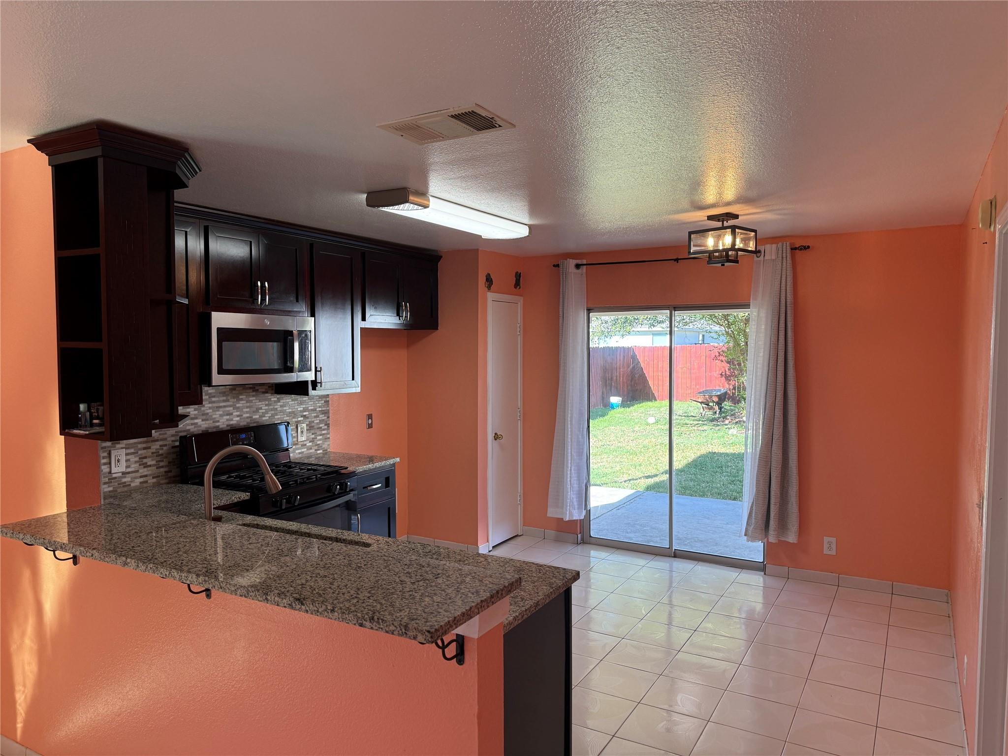 5005 Daymon Ct, Hutto, TX 78634